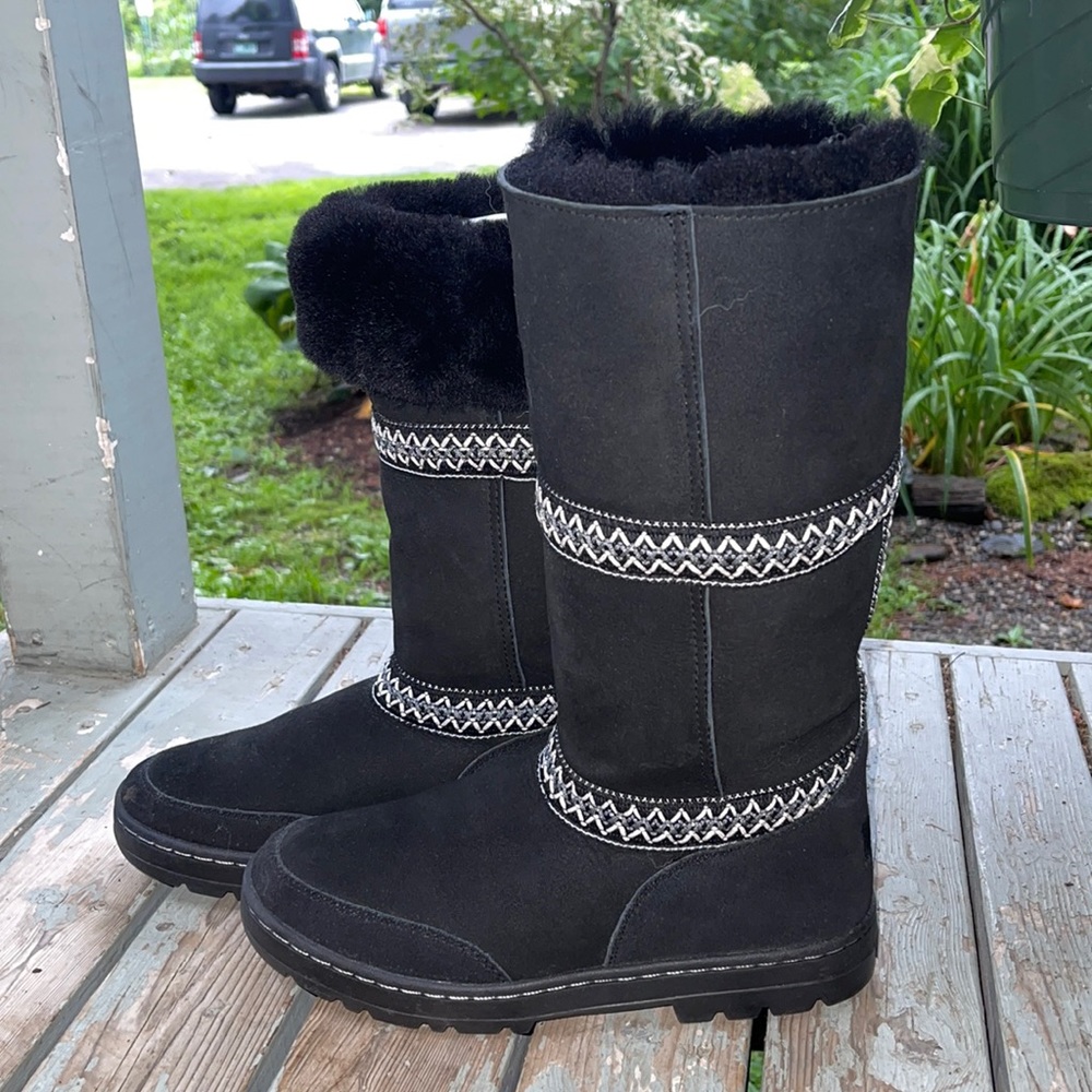 Ugg Classic Tall boot BNWOT